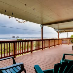 Dog Friendly Oceanfront House with Ocean Views Walk to Beach