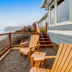 Beachfront Dog Friendly Cottage with Private Hot Tub Fireplace and Ocean Views