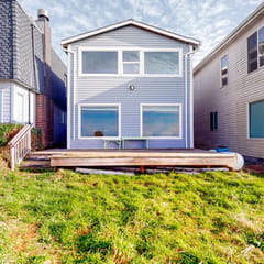 Oceanfront Home with Great Ocean View Deck Fireplace Beach Access 2 Dogs OK