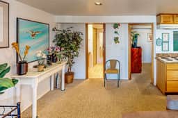 Comfortable Condo with Peek A Boo Ocean Views and Immediate Beach Access - Image 4
