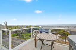 Luxury home with hot tub overlooking the beach and game room - Image 4