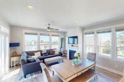 Ocean view home with private hot tub fireplaces balcony beach and pool access