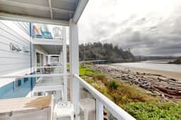 Historic Taft District condo with dazzling bay views fireplace and washer dryer - Image 2