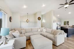 Spacious House with Partial Ocean Views Quiet Location and Two Living Rooms - Image 2