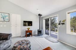 Serene home with entertainment full kitchen and easy beach access