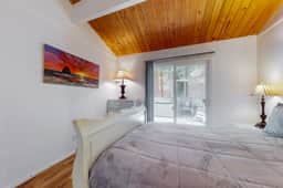 Family Friendly Home with Hot Tub Ocean View and Entertainment Near Beach