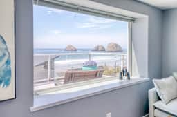 Oceanview Group Getaway in Prime Beachside Location - Image 3