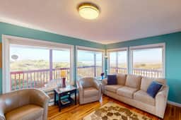 Family Friendly Oceanfront Condo with Free WiiFi Ocean Views and Easy Beach Access