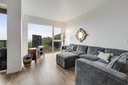 Modern Condo on the Beach with Spectacular Views - Image 5
