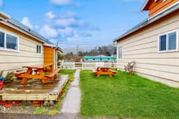 Dog Friendly Oceanside Escape with Easy Beach Access and Peaceful Surroundings - Image 4