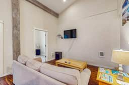 Dog Friendly Oceanside Escape with Easy Beach Access and Peaceful Surroundings - Image 5
