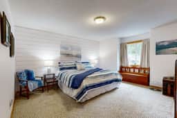Spacious family home near the beach with ocean view large deck free WiFi and more - Image 5