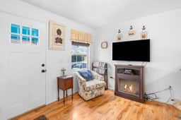 Historic Rockaway Cottage Near 7 Miles of Beach