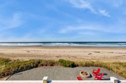 Oceanfront home with a washer dryer and beach access - Image 3
