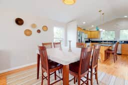 Bright home near beach with fast WiFi fireplace and washer dryer