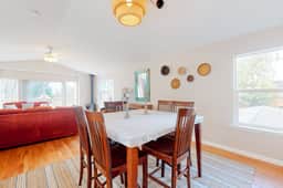 Bright home near beach with fast WiFi fireplace and washer dryer - Image 4