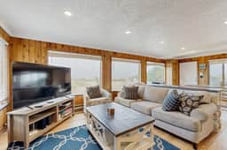 Oceanfront home with great views high speed WiFi and direct beach access - Image 2