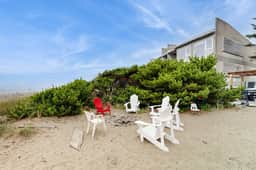 Oceanfront home with great views high speed WiFi and direct beach access
