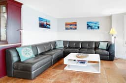 Huge dog friendly castle with ocean view decks 5 minutes to the beach