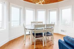 Huge dog friendly castle with ocean view decks 5 minutes to the beach - Image 4