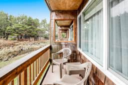 Vibrant polished condo with oceanfront views patio and with easy beach access - Image 3