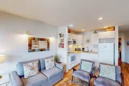 Studio with ocean views wifi washer dryer and gas fireplace