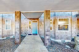 Luxury Waterfront Condo with Shared Hot Tub Pool and Ocean Views