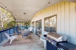 Comfortable inviting home with great deck 2 blocks to the beach