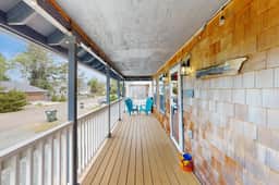 Charming home near coast with firepit deck front porch