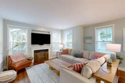 Beautiful home with peek a boo beach views patio with hot tub and firepit WiFi