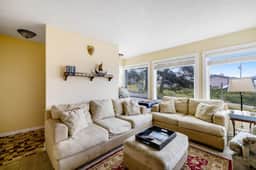 Beach View Dog Friendly Home with Gas Fireplace Deck Beach Access and Free WiFi - Image 4