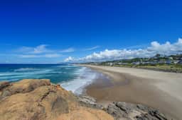 2 Story Dog Friendly Aparthotel with Deck Gas Fireplace Ocean Views Beach Access - Image 5