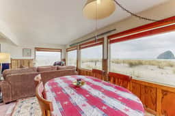 Cozy dog friendly home with ocean views beach access grill and WIFI