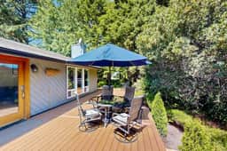 Cozy Depoe Bay retreat with ocean and beach access via trail - Image 5
