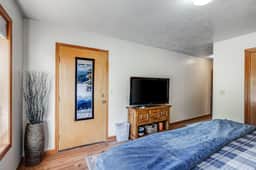 Cozy Home with Wood Stove WiFi Gas Grill and Large Deck Walk to Beach