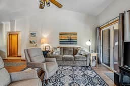 Cozy Home with Wood Stove WiFi Gas Grill and Large Deck Walk to Beach - Image 5