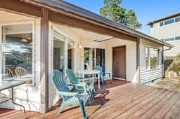 Cozy Home with Wood Stove WiFi Gas Grill and Large Deck Walk to Beach - Image 2