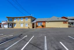 Huge Renovated Condo with Ocean Views and Nearby Beach Access Dog Friendly