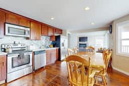 Huge Renovated Condo with Ocean Views and Nearby Beach Access Dog Friendly - Image 3