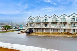 Dog Friendly Motel Room Located Near the Beach and Downtown