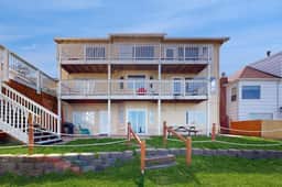 Dog Friendly Condo with Stunning Ocean Views and Easy Beach Access - Image 2