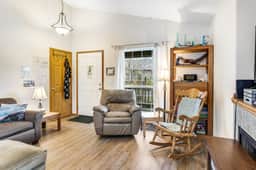 Dog Friendly Home Just a Half Mile Walk to the Beach and Heart of Town