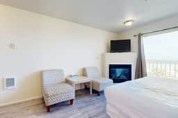 Dog Friendly Suite with Ocean Views Balcony Free WiFi and Nearby Beach Access