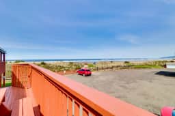 Dog Friendly Waterfront Condo with Ocean Views Moments From the Beach and Town - Image 5