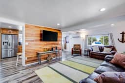 Gorgeous home overlooking the bay near a boat launch dog friendly