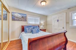 Dog Friendly Triplex 3 private apartments Easy Walk to the Beach and Town