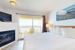 Upper Floor Oceanview Studio Perfect for Couples Free WiFi Dogs Allowed