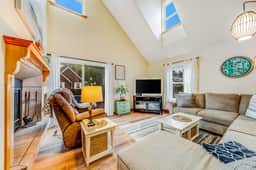2 story home near the beach with private hot tub deck firetable and washer dryer
