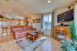 Ocean Views and Modern Interior Close to Rockaway Beach Dogs OK