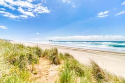 Ocean Views and Modern Interior Close to Rockaway Beach Dogs OK